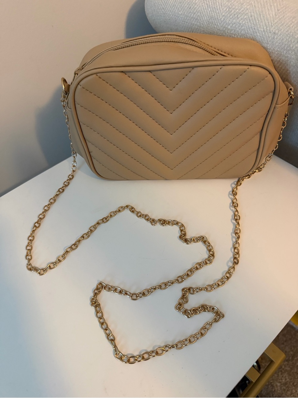 Quilted Chevron Crossbody Bag in Beige with Gold Chain